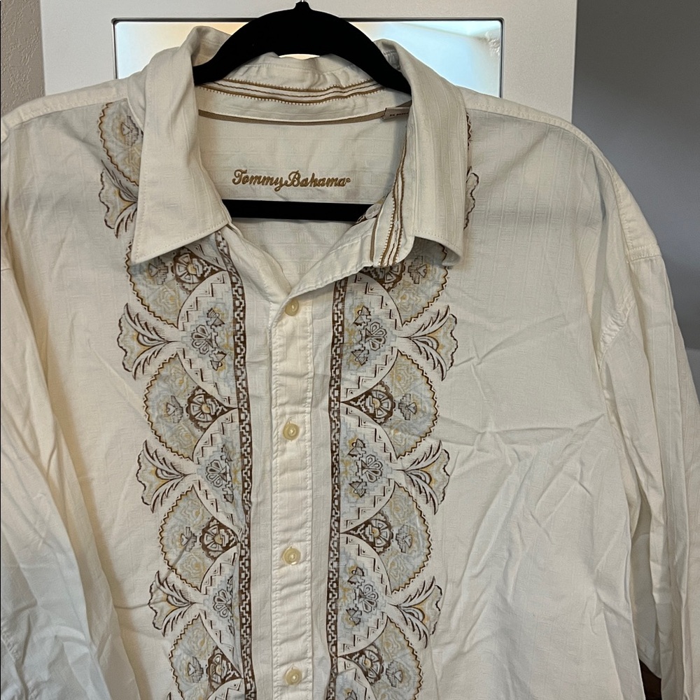 •TOMMY BAHAMA• Cream Button-Up Shirt